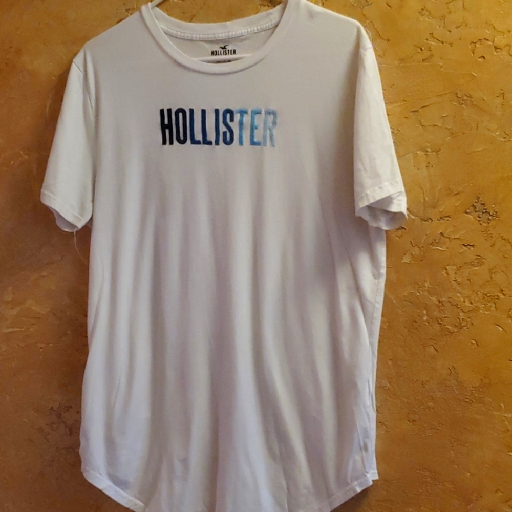 Hollister men's t-shirt